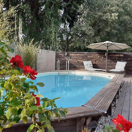 Location Saisonniere Avec Piscine Et Terrasse Au Pied Du Luberon Ξενοδοχείο Lauris Εξωτερικό φωτογραφία